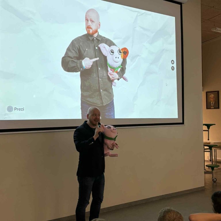 Ævar Þór heimsótti Njarðvíkurskóla